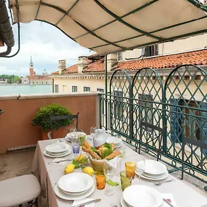 https://ca-riva-san-marco.hotelinveneto.com